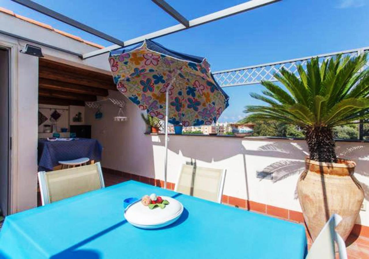Camera Con Terrazza E Vista Su Villa Malfitano Palermo Exterior photo